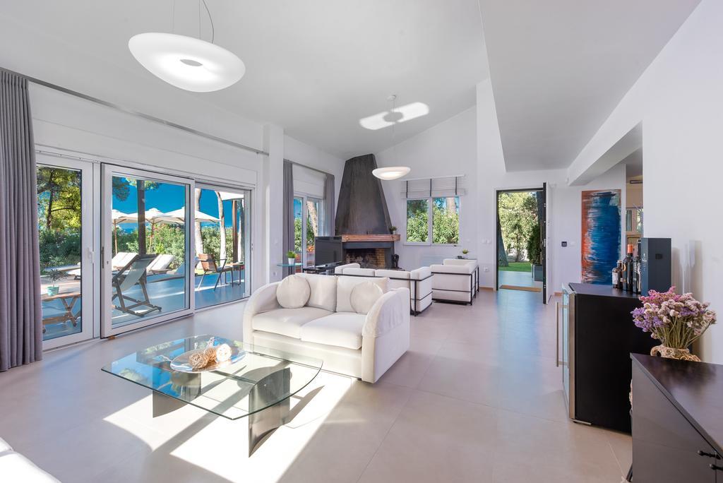 The White Villa At Sani Sani  Exteriér fotografie